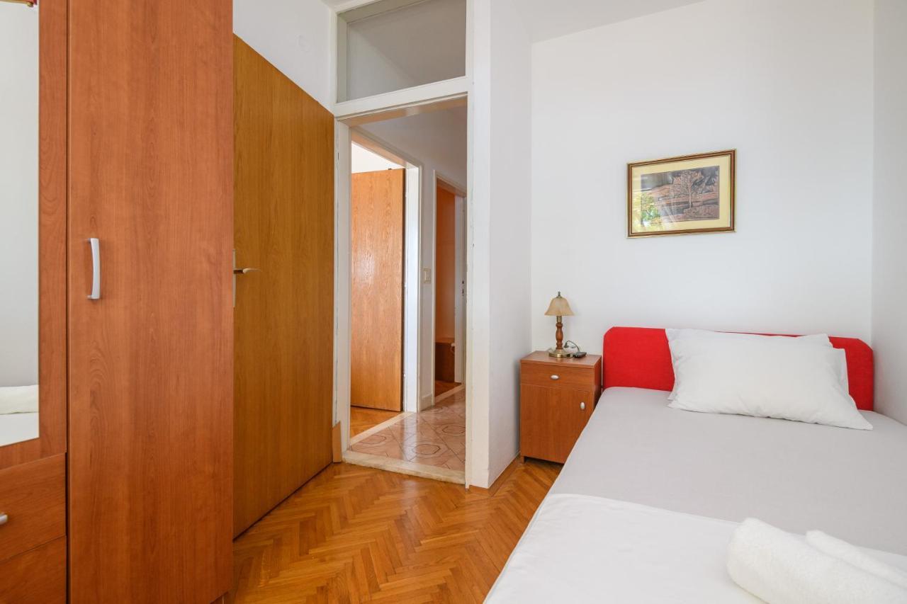 Apartment Mario - Veliki Stan Za Odmor - Terasa- Vrt - Bazen - Pogled More, Izoliran Orasac Eksteriør bilde